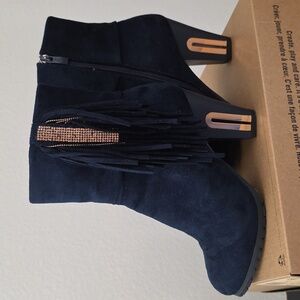 Super cute faux suede blue and gold boots. Size 7
